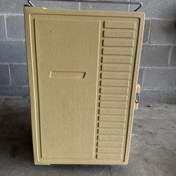 Insulated cooler with inner tank
