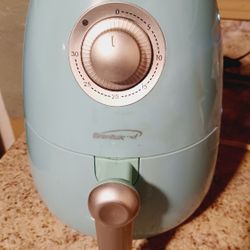 New* Air Fryer...pale Green Color*