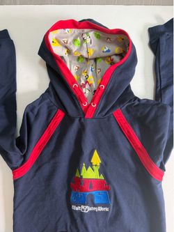 Disney World kids 6-7 years Hoodie with castle graphic and 'Walt Disney World' text #disneyworld Kids ages 7-9 years. Disney navy blue unisex 2020 hoo