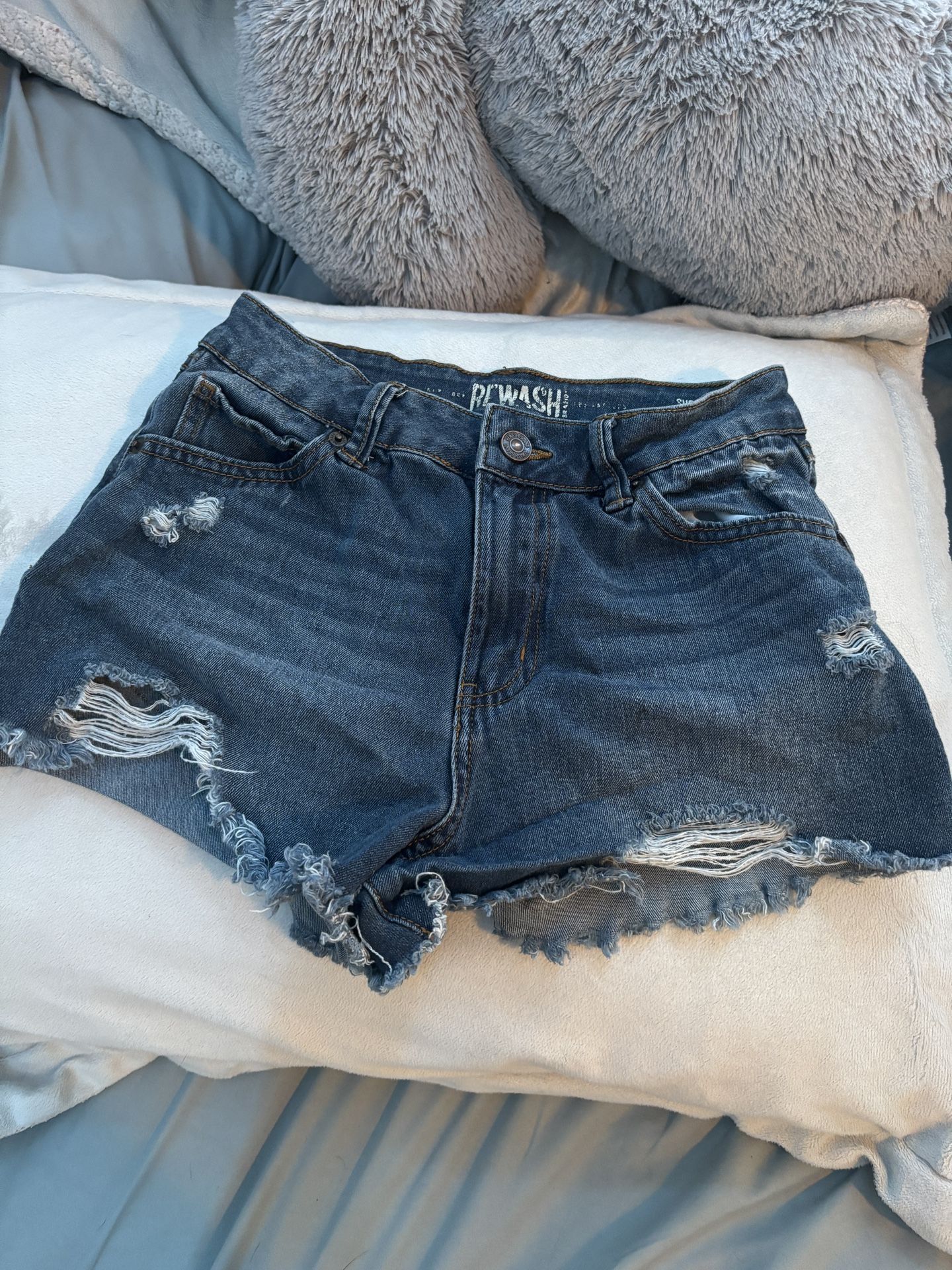 size 3 women shorts