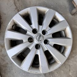 Single (1) 2013-2019 Nissan Sentra 16” Hub Cap