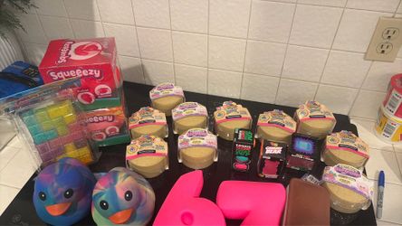 Many Squishies-Squeezy,Dumpling,NEEDOH