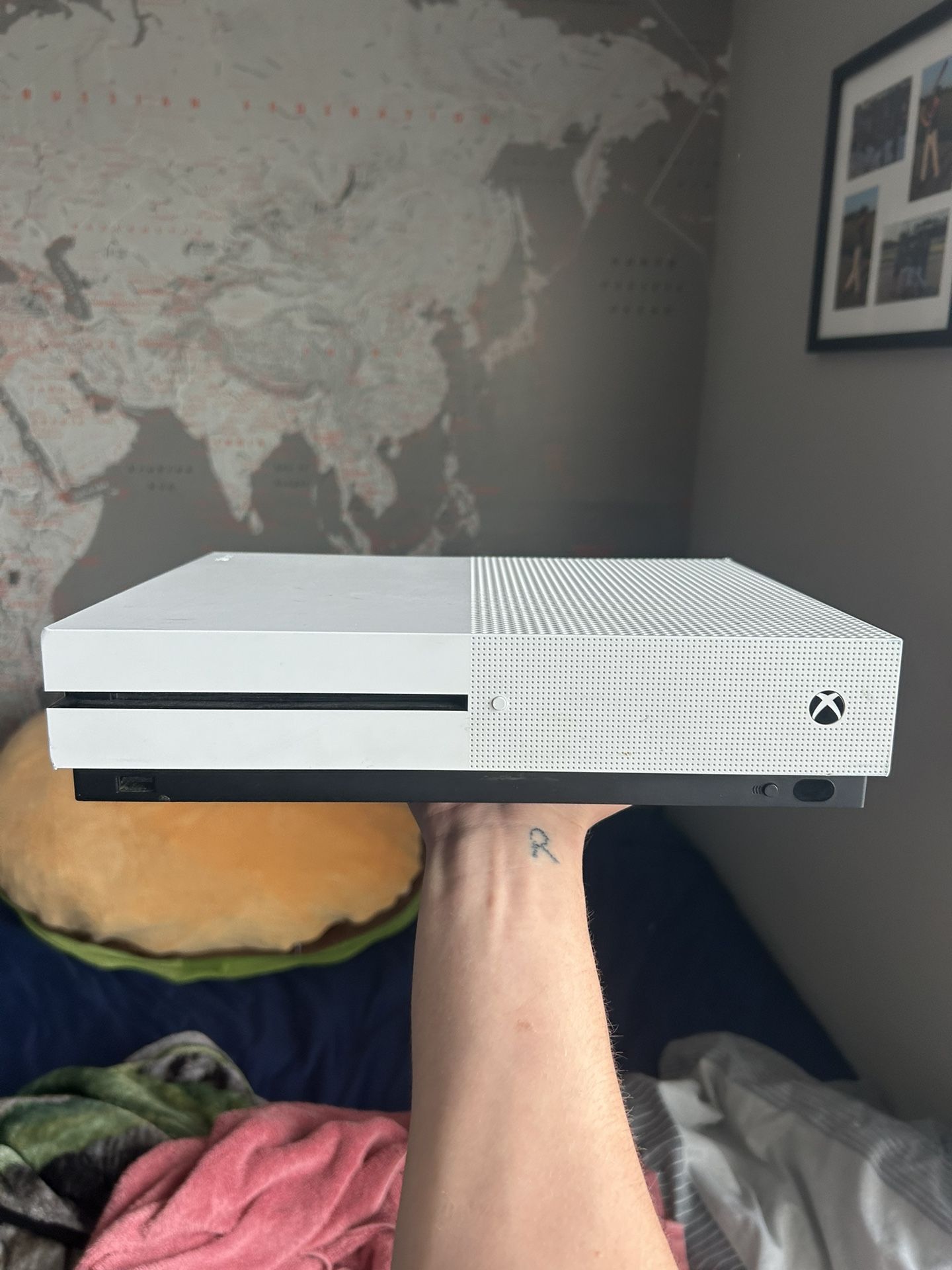 Xbox One S