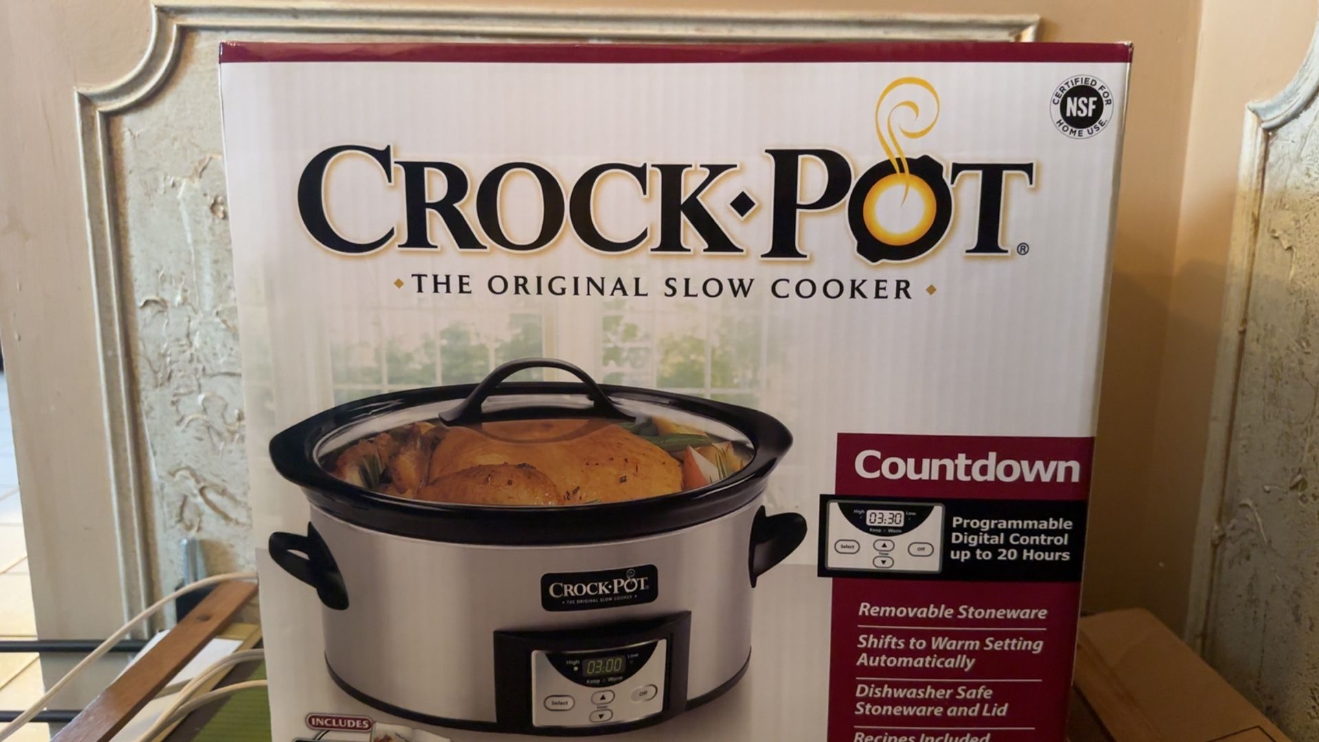  Brand New Sealed in Box Never Used Crock Pot  Great deal!!!!
