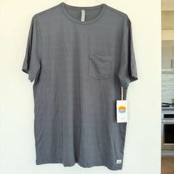 NEW: Vuori Men’s Black Linear Tech Pocket Tee Shirt (Large) Stripe