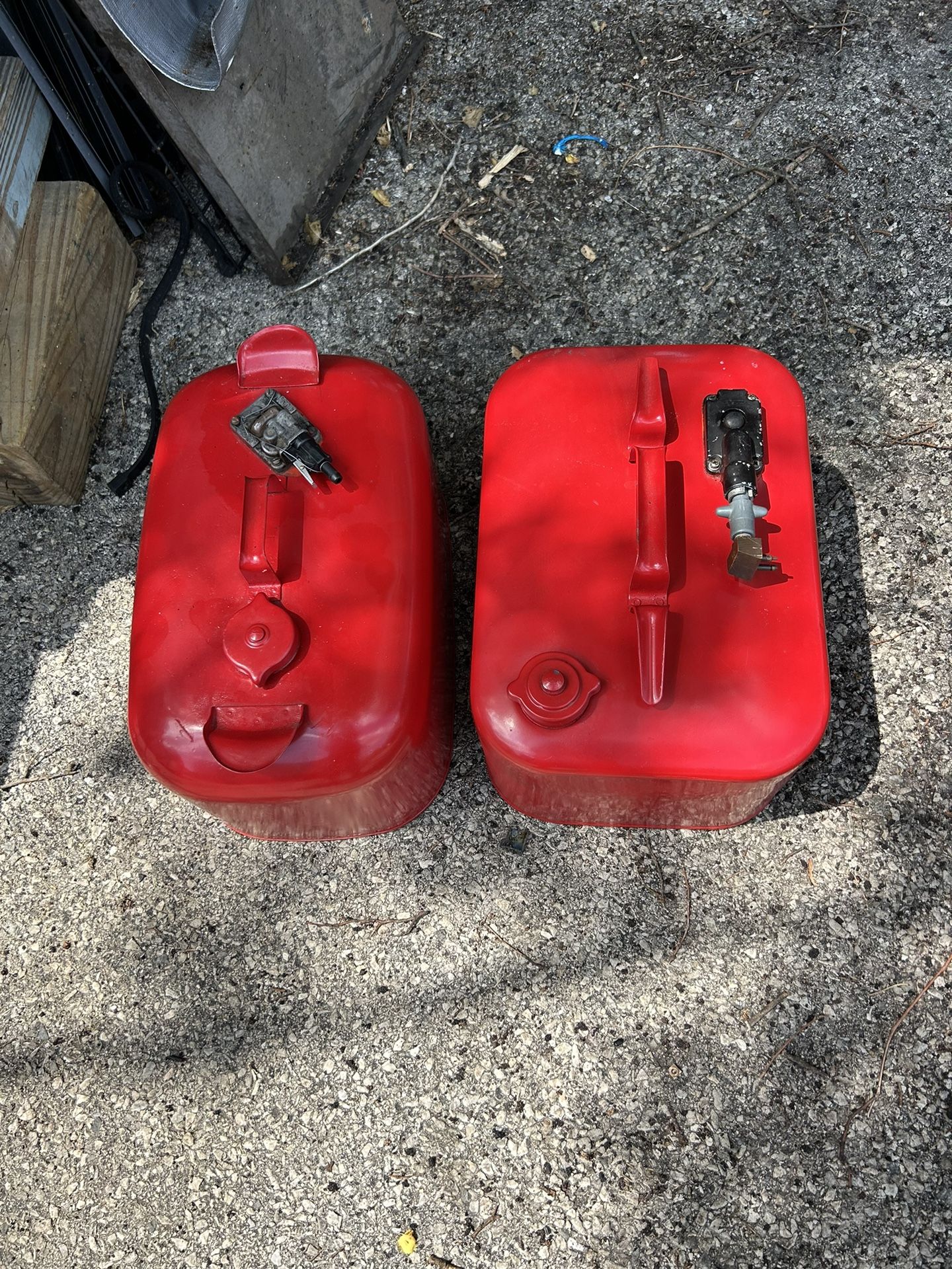 2 Fuel Gas Tanks