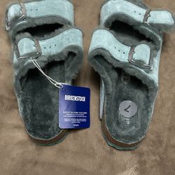 Teal Light Green Woman’s Fur Leather Birkenstock Sandals Size 38 Meet me in Riverside off California and Van Buren $65 OBO