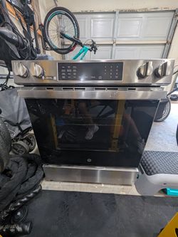 GE Stainless Steel Electric Range with Air Fry