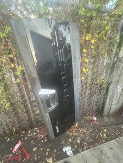 Avalanche tailgate part 2004/2003 black