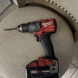 Milwaukee Hammer Drill With Battery