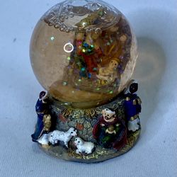 Mini Holiday Snow globe 