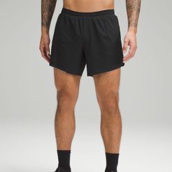 Lululemon Men’s Fast and Free 6” Running Shorts - Small