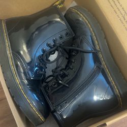 Girls Dr Martens Size 4