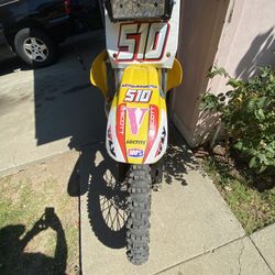 Suzuki 250 (2stroke)