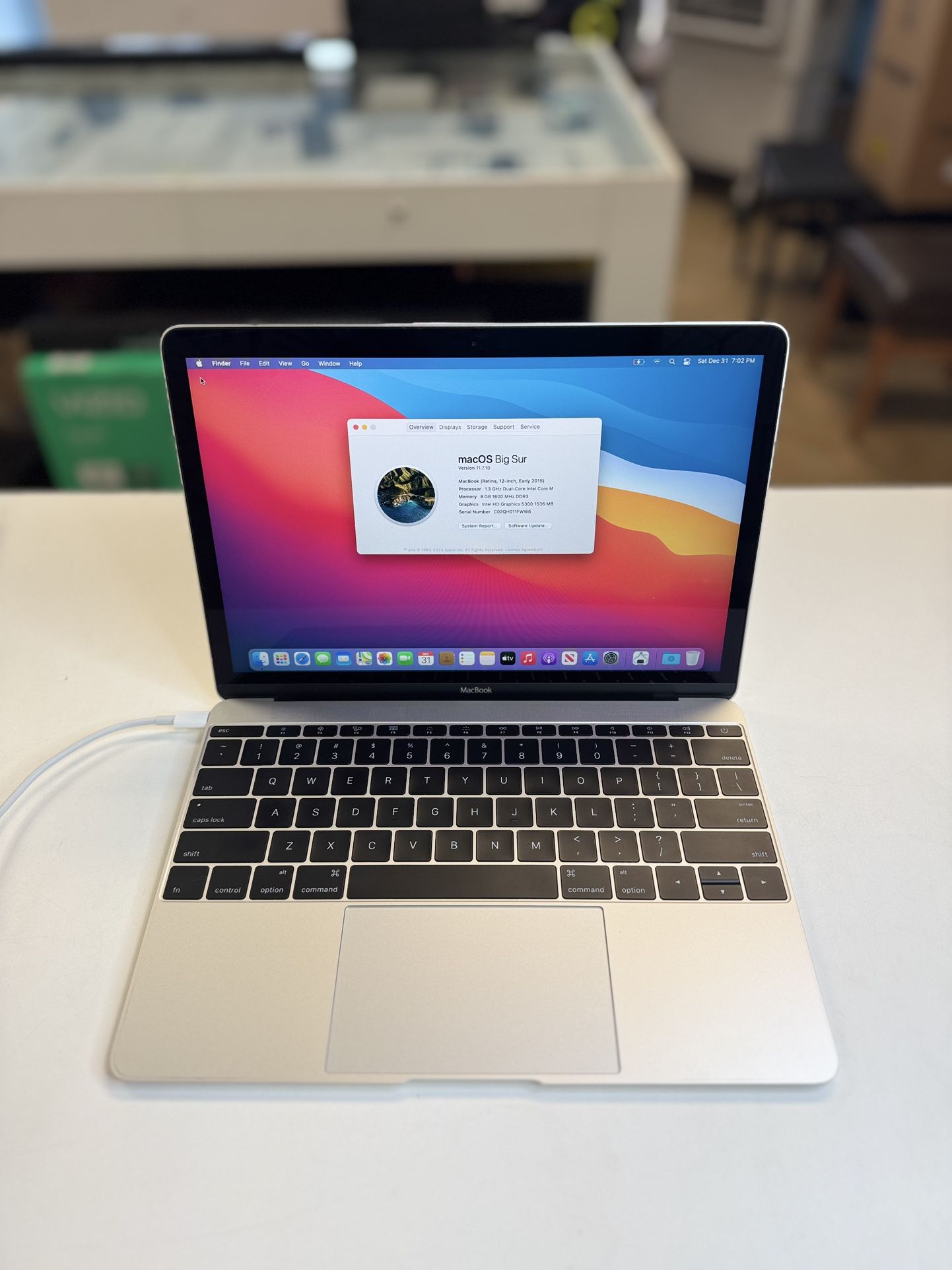 MacBook 12inch M-8-512ssd Silver In Excellent Condition