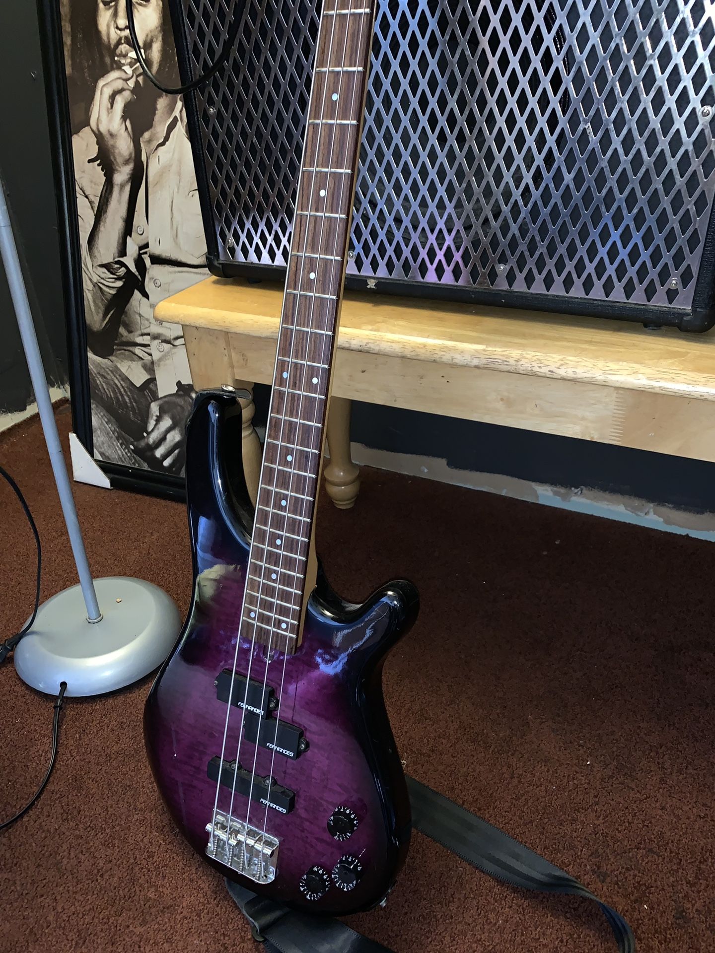 Fernandes FRB-40 bass guitar