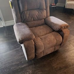 NEW MMT Recliner
