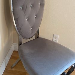 4 Chairs