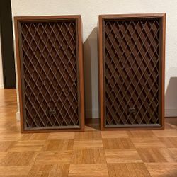 STEREO SPEAKERS