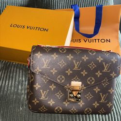 Louis Vuitton Pochette Métis