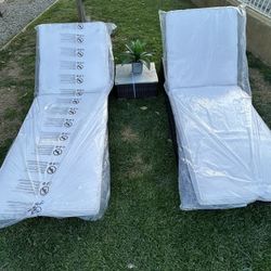 Patio Outdoor Longe Chairs New In The Box 