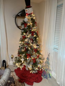 Huge Lot Of Christmas Decorations And 7ft Prelit Tree