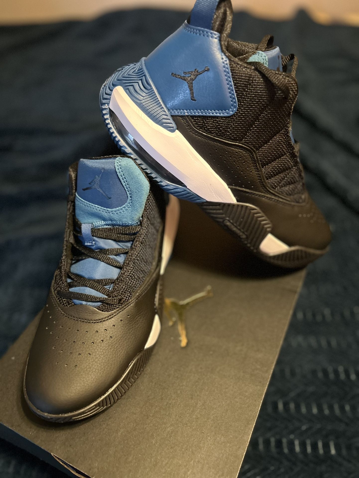 JORDAN STAY LOYAL Size 9 