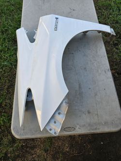 2010 - 2015 Toyota Prius driver fender (Pearl white)