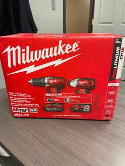 Milwaukee M18 Combo Drill and Impact Kit