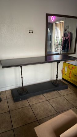 Table Stand with Metal Legs