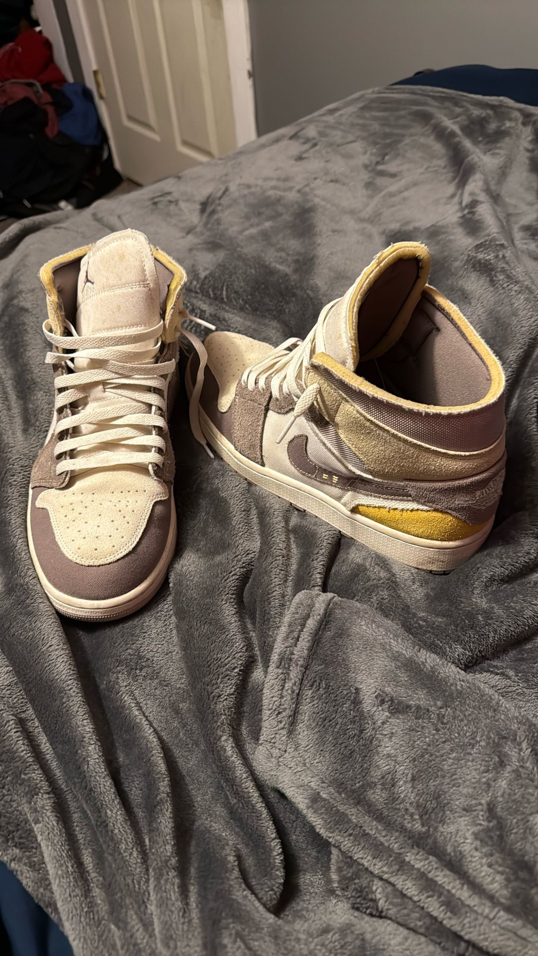 Air Jordan 1 Mid Se Craft “Taupe Haze” Size 12