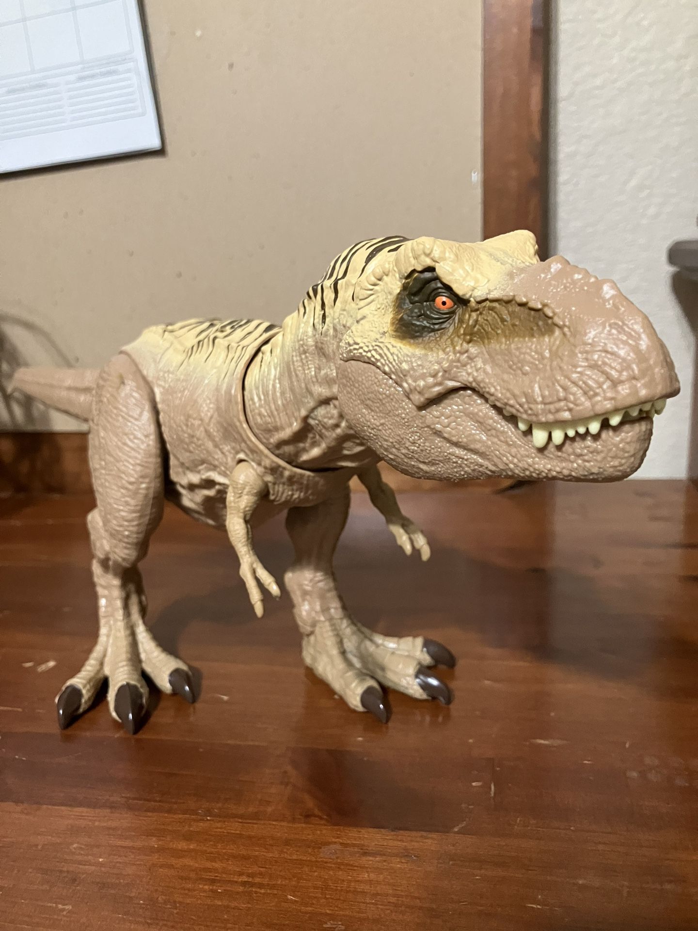 Jurassic World Hunt ‘N Chomp Tyrannosaurus Rex Dino Trackers Action Figure Working Sounds!
