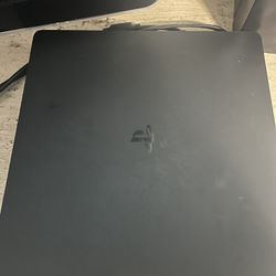 PS4 Slim 