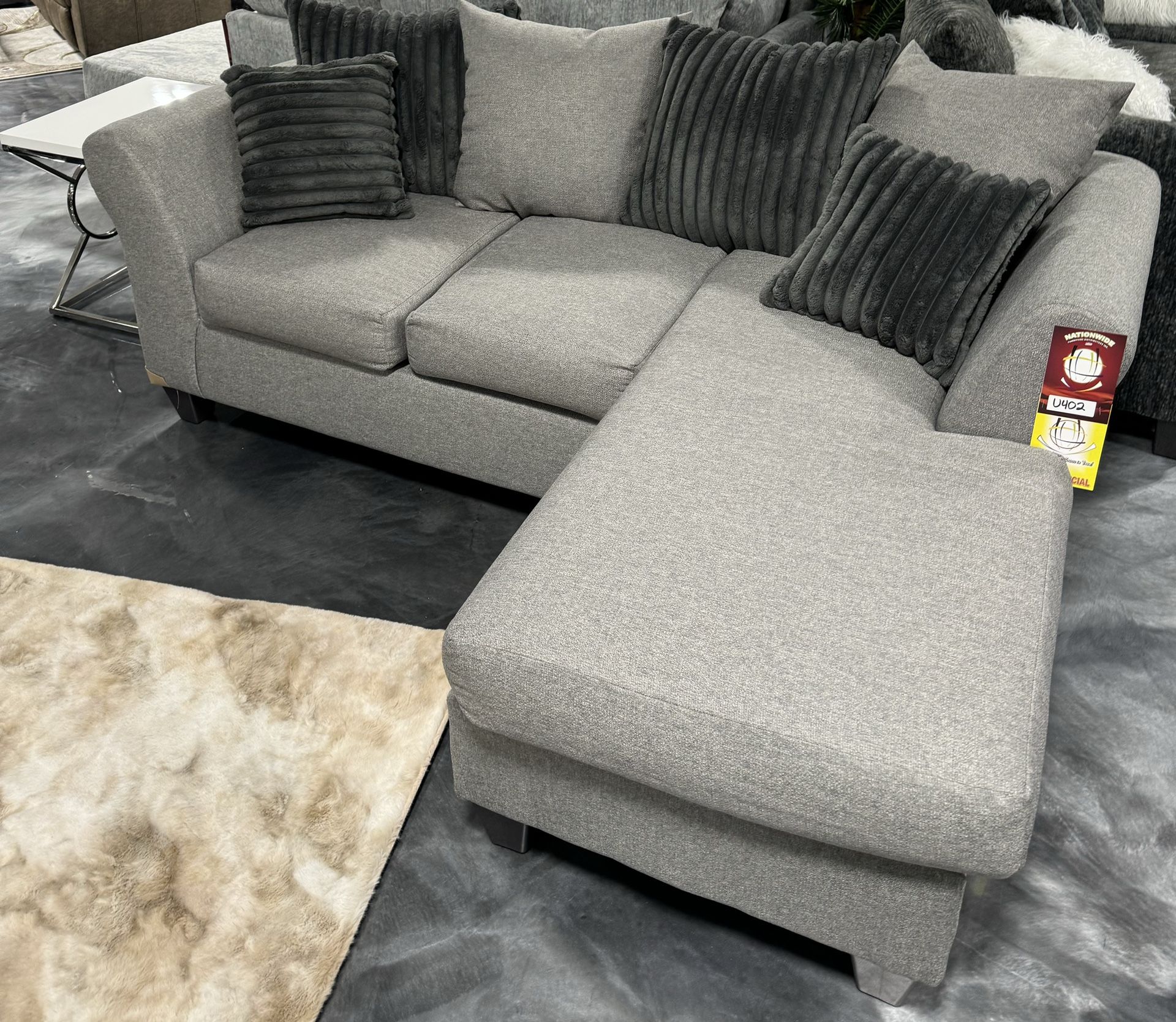 Sectional Sofa With Reversible Chaise