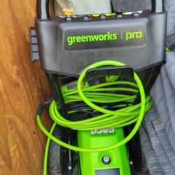 Greenworks 2500-PSI 2-GPM WITH ATTACHMENT Cold Water Electric Pressure