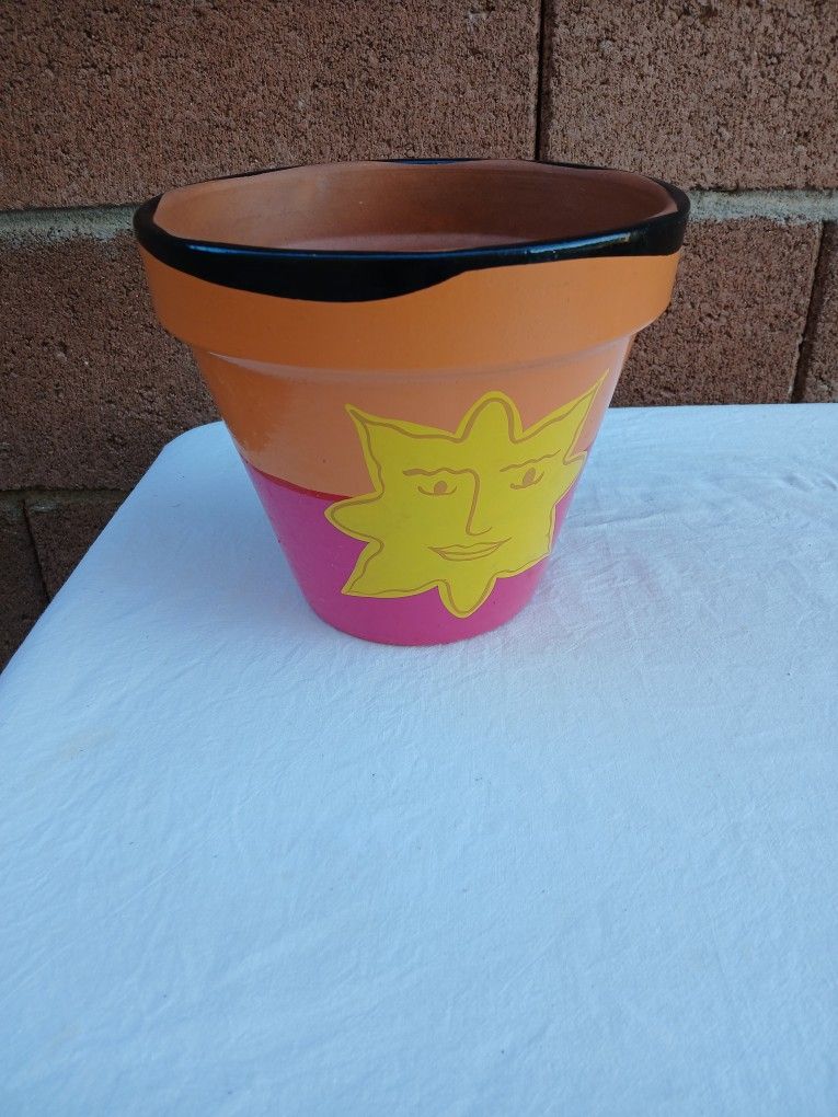BRAND NEW ITALIAN STYLE FLOWER POT WITH SUN DESIGN ON FRONT