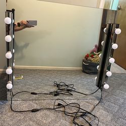 Mirror With Make Up Lights