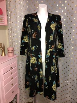 LuLaRoe size Medium long floral open front sweater with pockets BUST: @40” LENGTH: 40”SLEEVE: 22”
