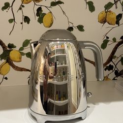 SMEG Electric Kettle (Great Condition)
