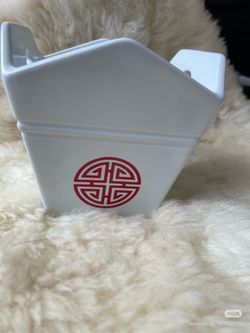Iconic Chinese take out boxes for chopsticks storage in Ceramic