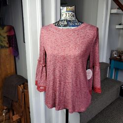 HARLOW & ROSE~ RED 3/4 BELL SLEEVE TOP!