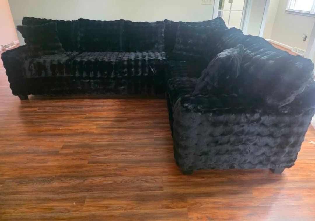 NEW MODEL ALERT! Brand New Byers Market Black Thick Dome RAF 2pc Corner Sectionals