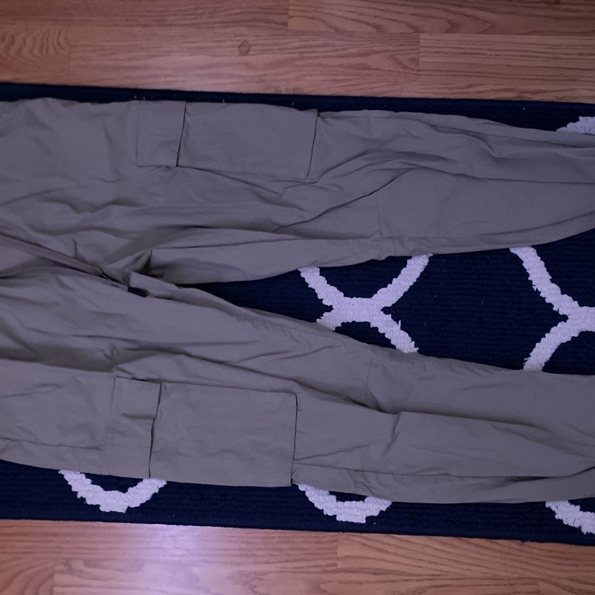 cream color jogger cargos