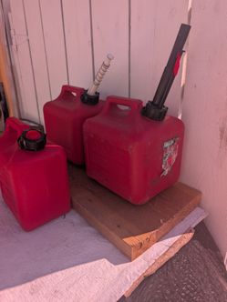 2 /2 gallon gasoline And 1/ gallon gasoline in very good condition