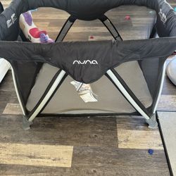 Nuna Baby Crib Pen
