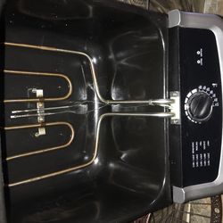 Farberware 4L Dual Deep Fryer for Sale in Davenport, FL - OfferUp
