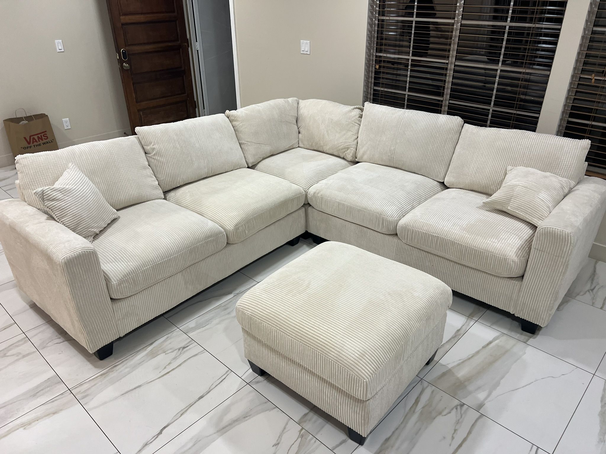 New Corduroy Fabric Sectional. Off White / Beige. 99”x99”. Free Delivery!