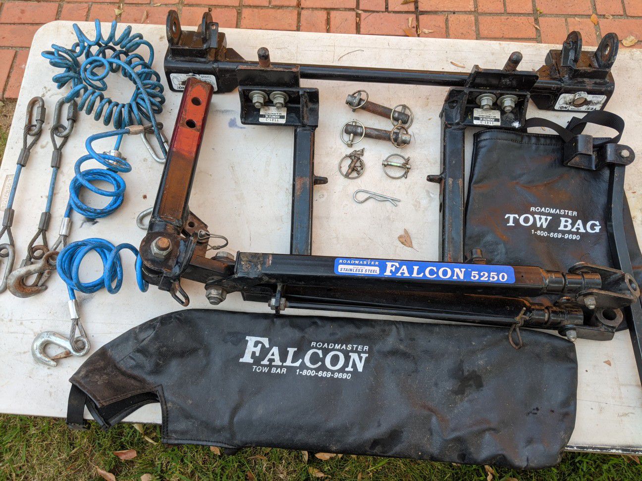 Falcon 5250 towbar for flat towing vehicles