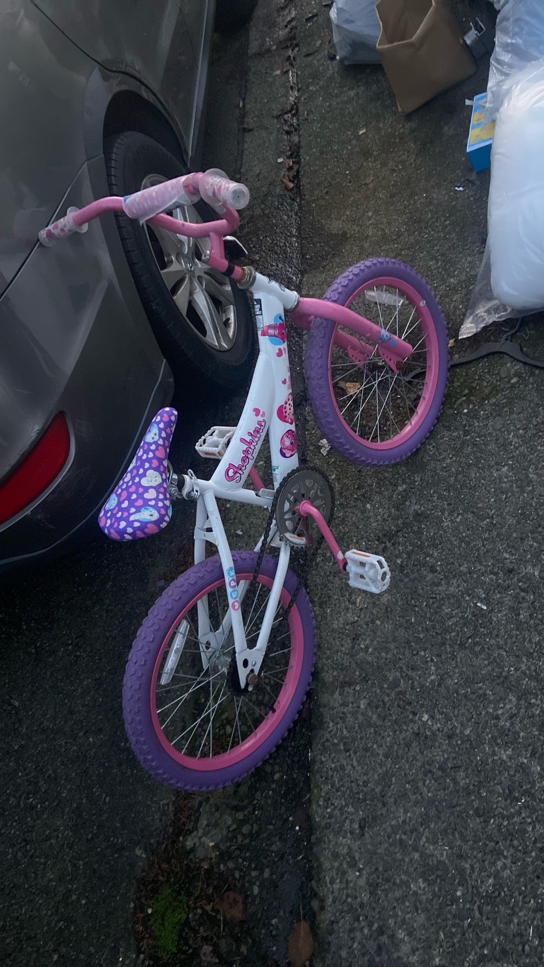 Kids Bicycle Price 10$. Pick Up E. 72.  and. Grandview E. Tacoma 