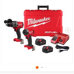 Milwaukee Hammer Drill And Impact Driver Combo kit 